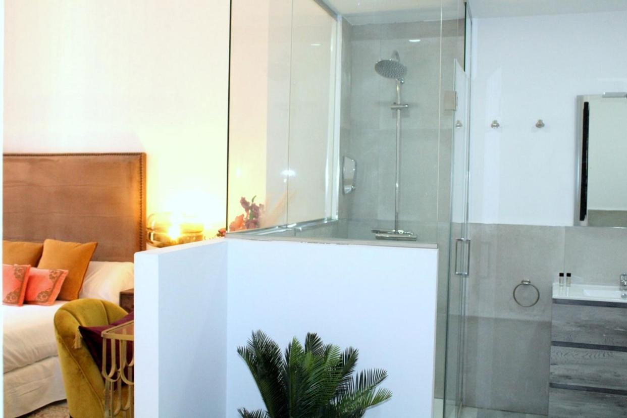 Roomsole Seville